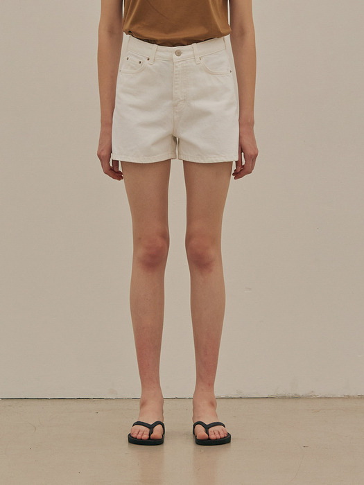 CREAM CONE DENIM SHORTS