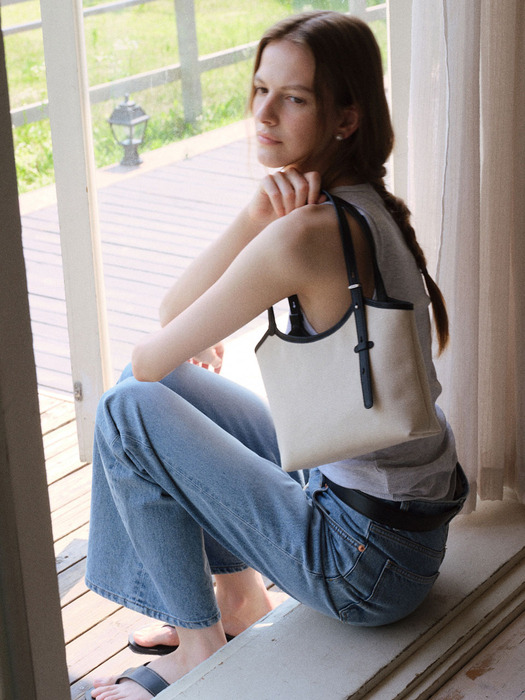 90 Veneta Bag Small Canvas Black Combi