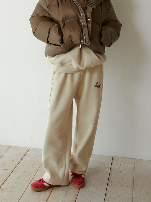 Butter Wing Fluff Sweat Pants (Beige)