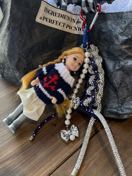 Beautiful doll keychain_navy