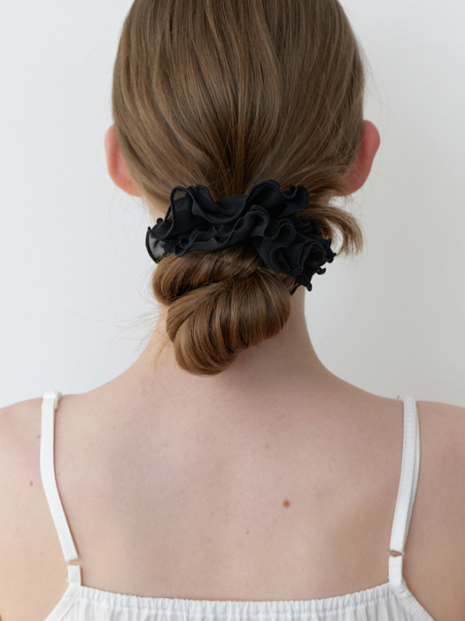 airy blooming scrunch - black