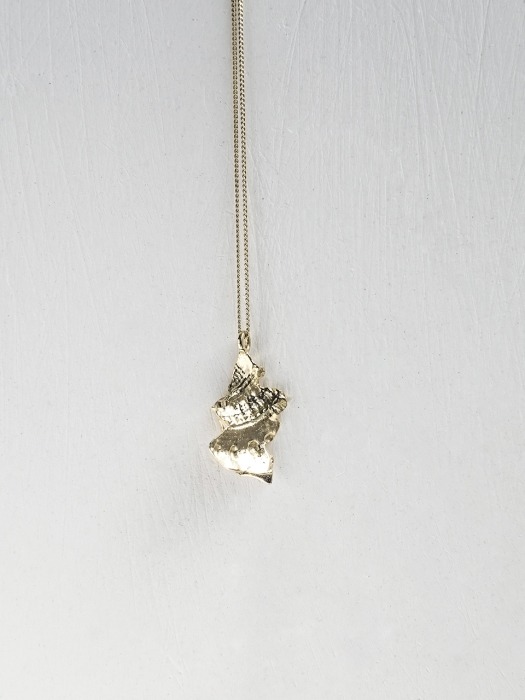The Fractured Shell Necklace Gold