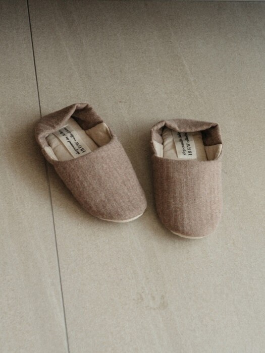 wool room shoes (light gray/brown)