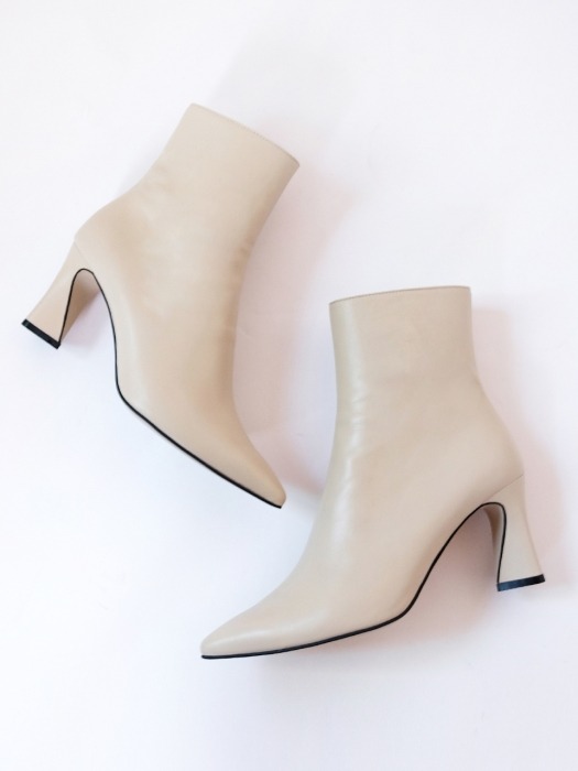 Point heels ankle