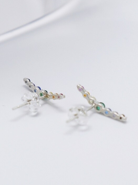 Tiny rainbow pin Earrings 레인보우 하트 큐빅 귀걸이
