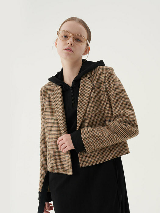 20 Fall_Beige Check Cropped Blazer