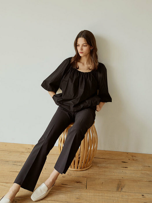 Volume Shirring Blouse(Black)