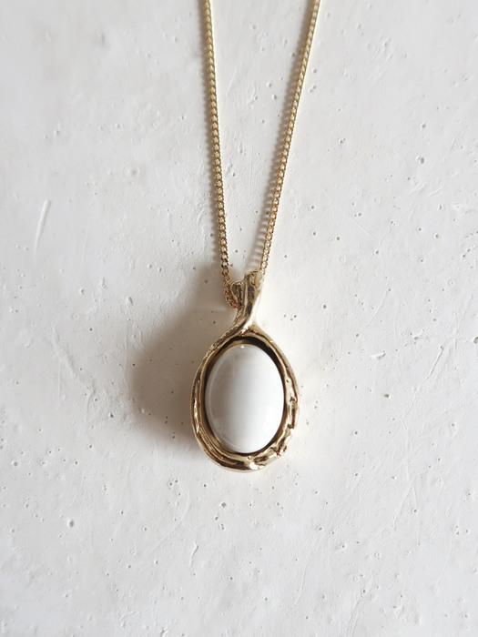 Classic oval necklace [ivory]
