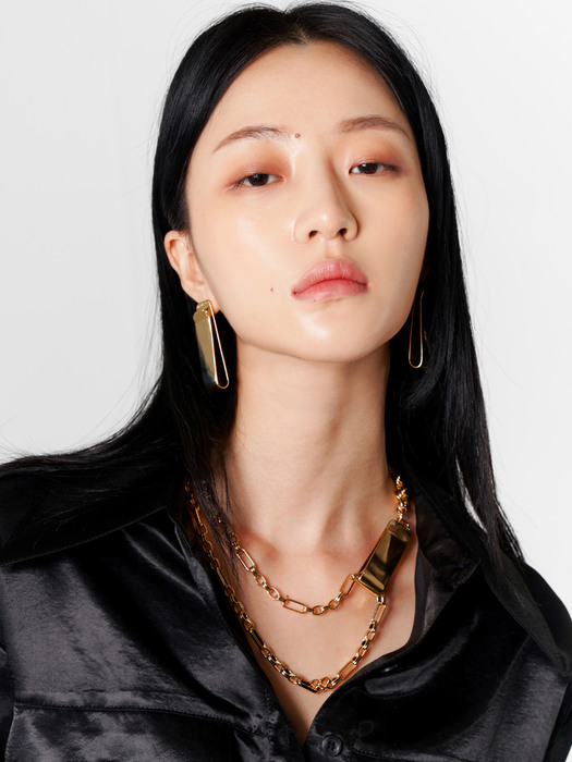 MONEY CLIP ASYMMETRY NECKLACE / GOLD