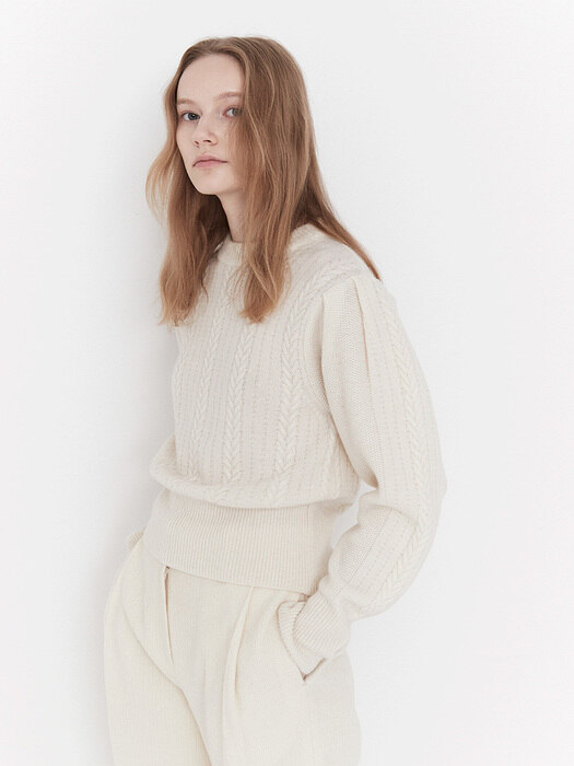 ROUND NECK CABLE PULLOVER (off white)