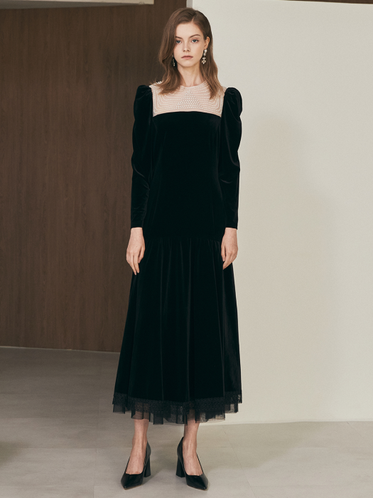 Gracelyn / Pearl Square Neck Velvet long Dress(Black)