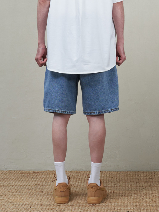WIDE TWO TUCK DENIM SHORTS_BLUE