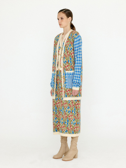 VEMILY Floral Pattern Knit Midi Skirt - Ivory/Blue/Red Multi