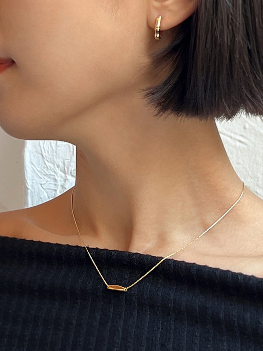 SIMPLE LINE NECKLACE AN422010