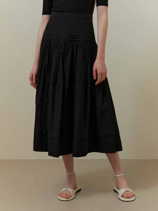 Powder pintuck skirt (black)