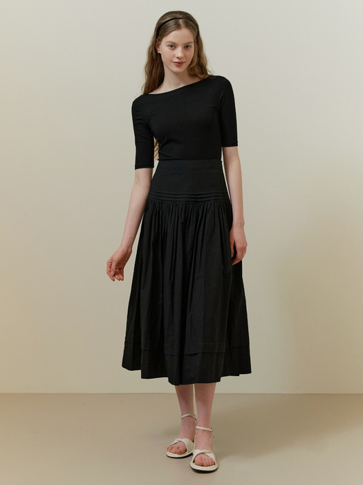 Powder pintuck skirt (black)