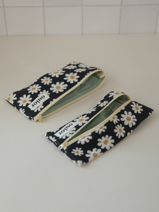 ouior flat pencil case - marguerite black (middle zipper)