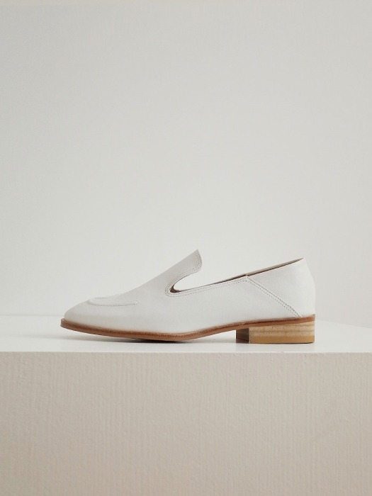 Embo stitches loafers White