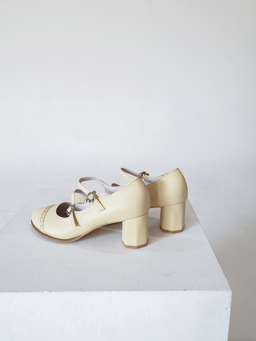Lily Mary Jane Pumps (Pale Yellow)