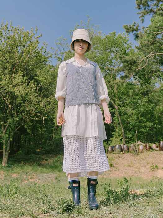 LIGHT BLUE  LINEN SLEEVELESS KNIT TOP