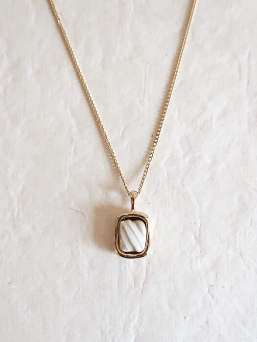 Winter square pendent necklace [ivory]