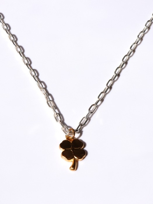 Antique clover pendant chain Necklace 앤틱 클로버 팬던트 포인트 체인 목걸이