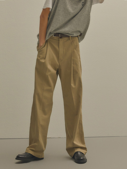 ONE-TUCK CHINO PANTS BEIGE