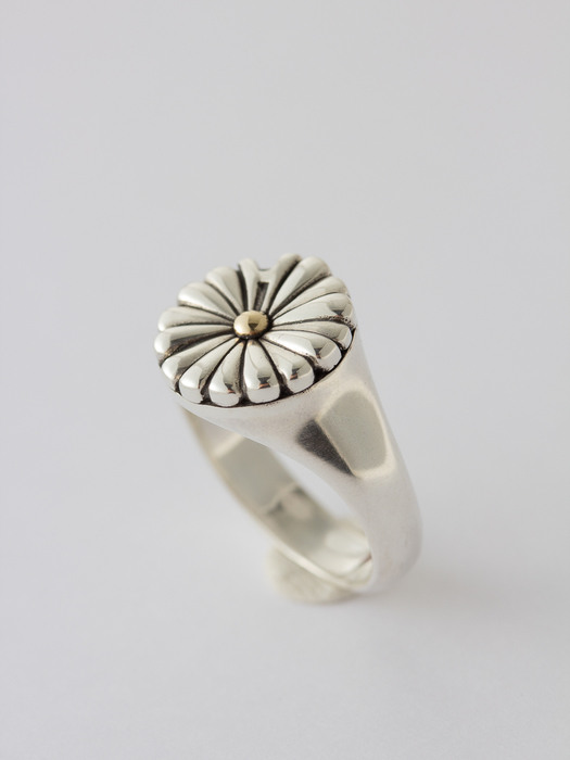 DAISY RING