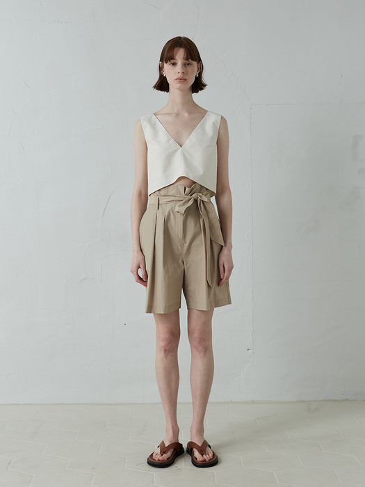 Belted Two-Tuck Shorts  (JUSS301-70)
