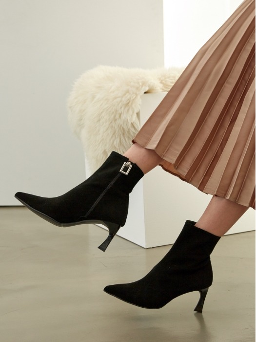 Classic Suede Boots MD19FW1043 Black