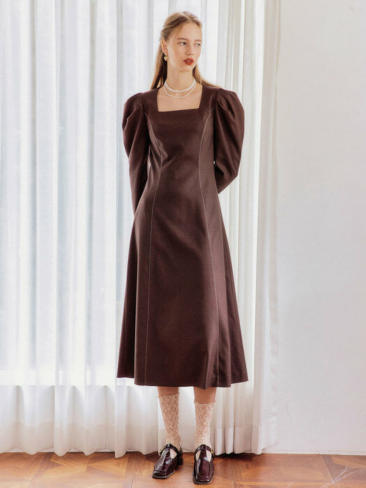 브라운 샐리 칼라 스티치 드레스 / BROWN SALLY COLOR STITCH DRESS