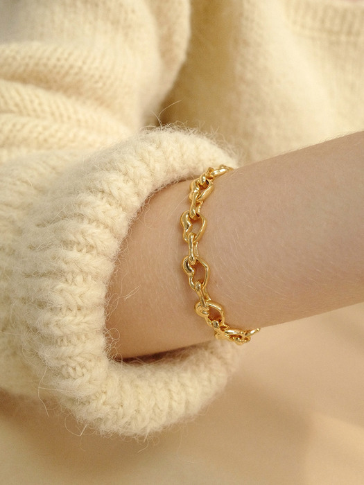 amour chain bracelet