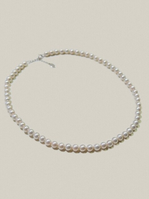 BASIC PEARL NECKLACE
