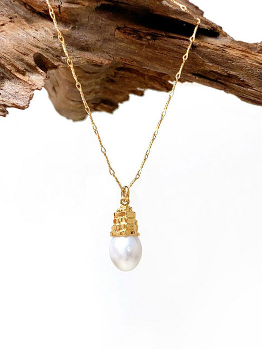 Cliff Pearl Necklace