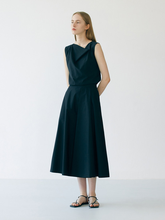 Cotton A-line skirt (black)