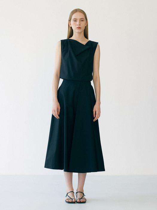 Cotton A-line skirt (black)