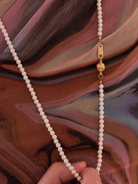 Gorgeous long pearl necklace