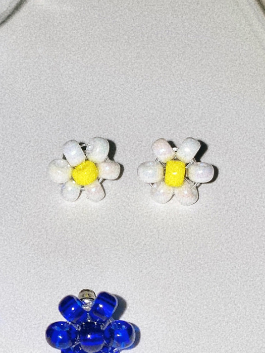 Daisy Flower Beads Earring 