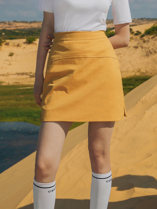An incised line skirt (yellow)