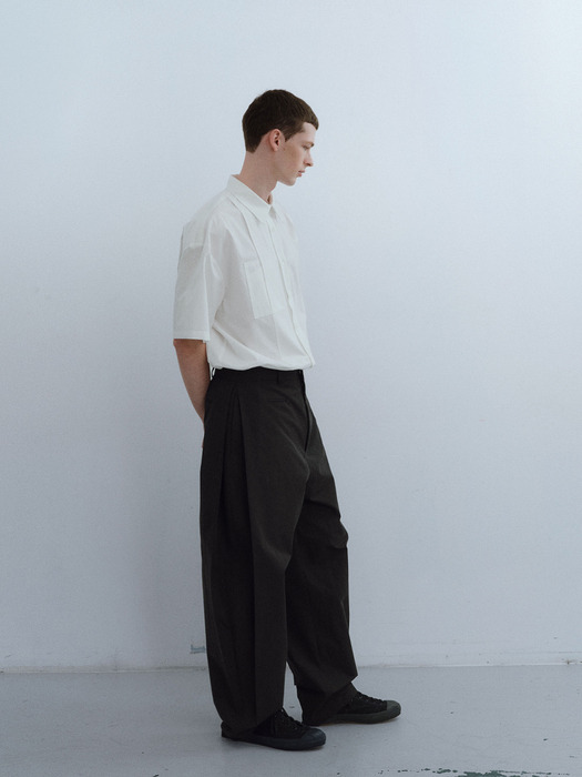 side tuck curved pants (black)