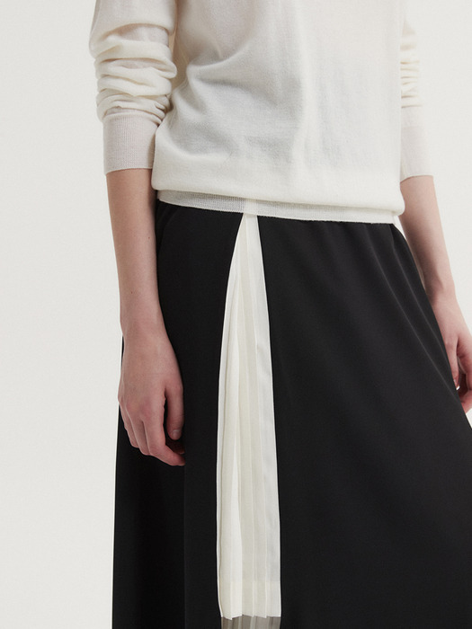 MIA PLEATS WRAP SKIRT (BLACK)