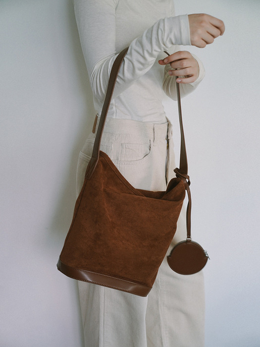 [단독]Big Suede Keyring Bag - Brown