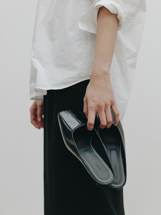 [단독] Clive Square Mule_Soft Black