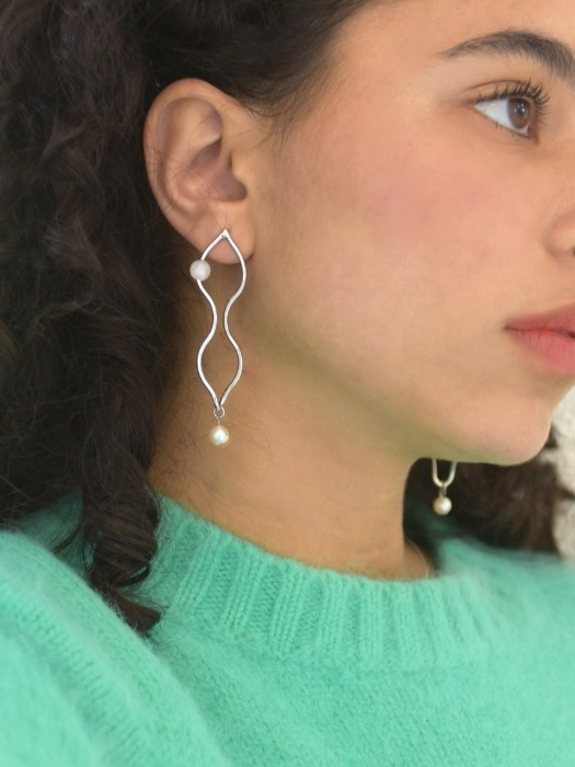 Pearl Oyster Earring(White)