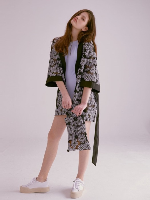 FLOWER EMBROIDERY LACE ROBE_BLACK