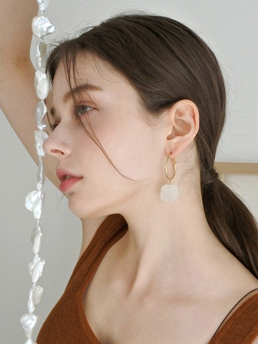 Ring stone earring