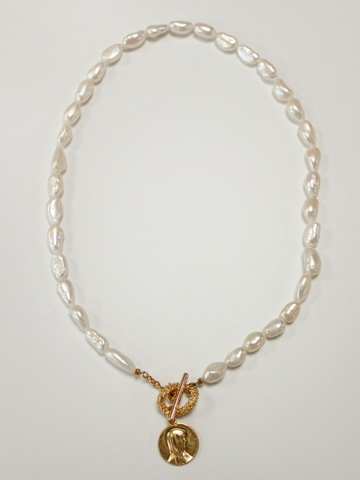 Mama`s pearls necklace