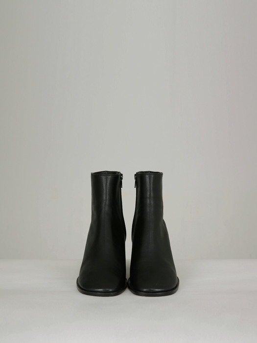 round ankle boots (black)