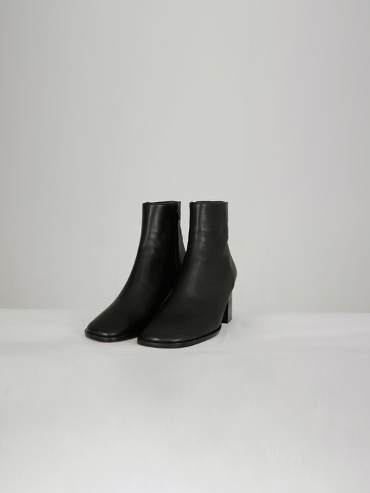 round ankle boots (black)
