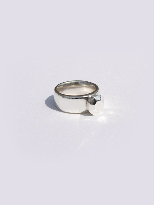 [TC20AWAC09] BOLD DIAMOND STONE SILVER RING (Silver 925)